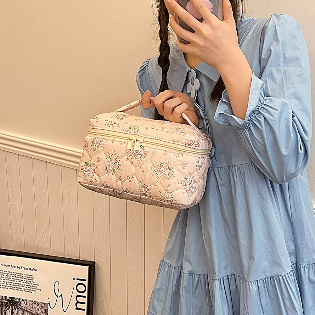 Quilting Padded Cosmetic Organizer Women'S Floral Pattern Makeup Bag Cotton Cute Toiletry Pouch Ladies Travel Zipper Storsge Bag